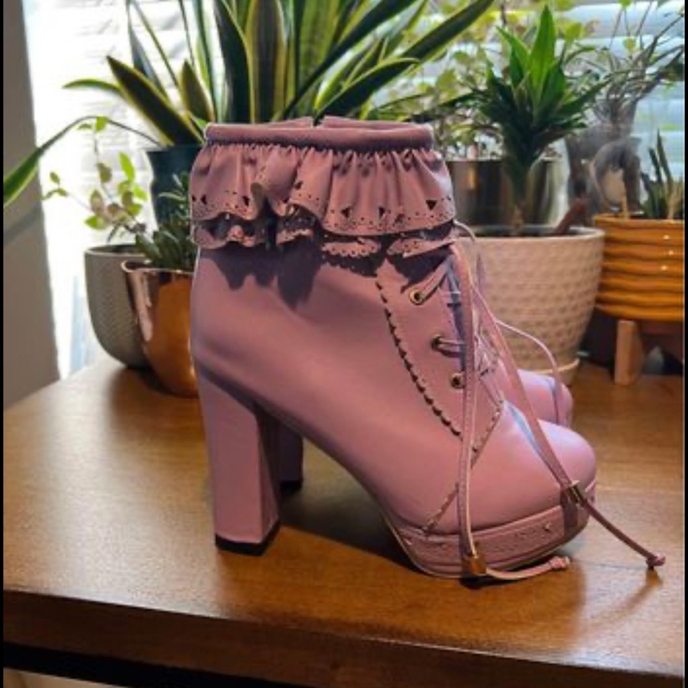 Cute Lavender Short Boots